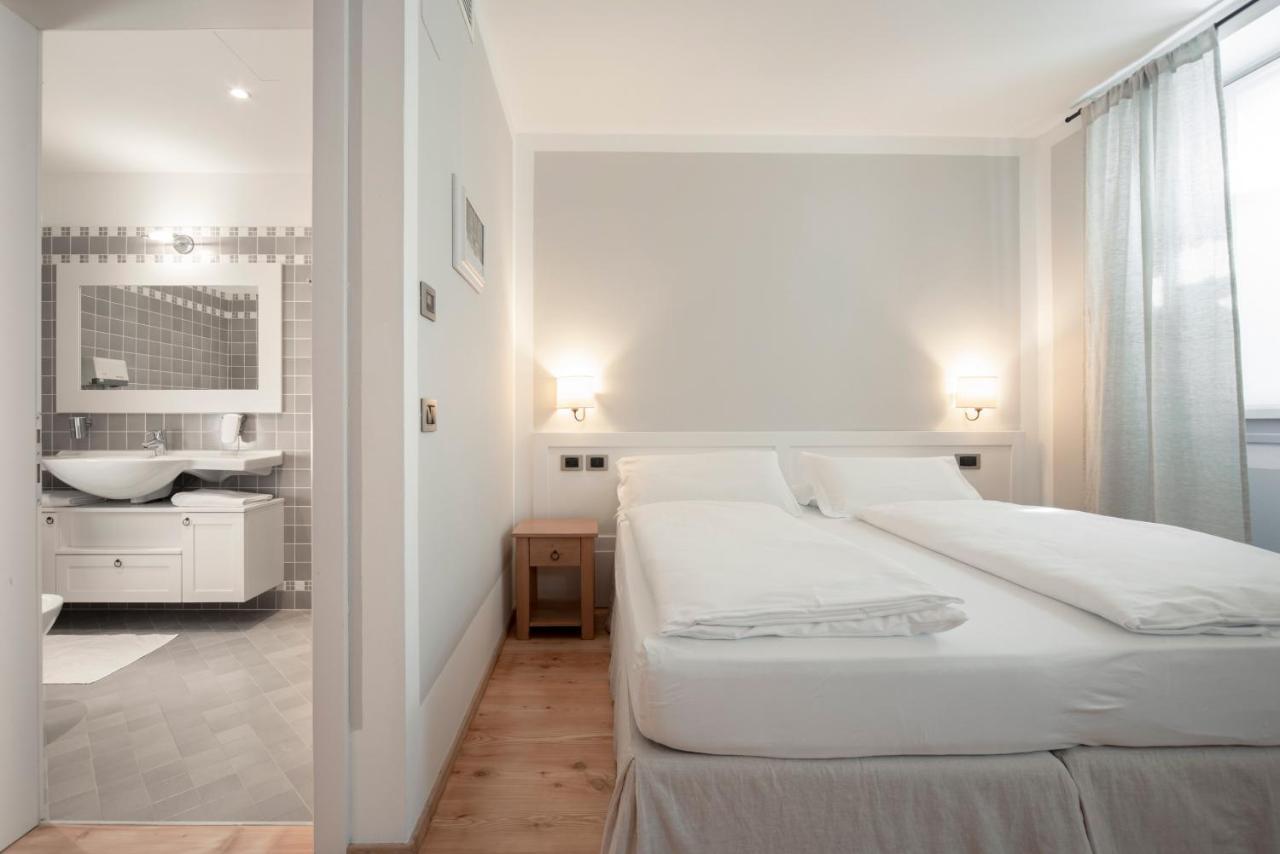 La Canonica Suite Apartments New Location Trento Exterior photo